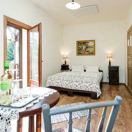 Bed and breakfast Tulipangarden Panzio Eger