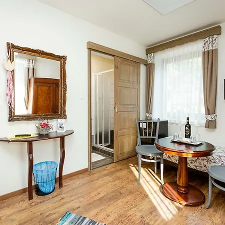 Tulipangarden Panzio Bed & Breakfast